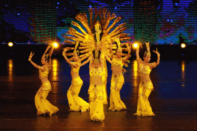 此时此刻杭州有这样一支舞蹈天团他们在轮椅上实现舞者的梦想