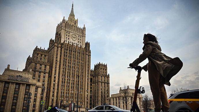 俄罗斯驱逐20名捷克外交人员 要求19日24时前离境休闲区蓝鸢梦想 - Www.slyday.coM