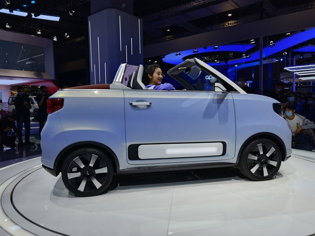 2021上海车展实拍宏光mini敞篷版首次亮相