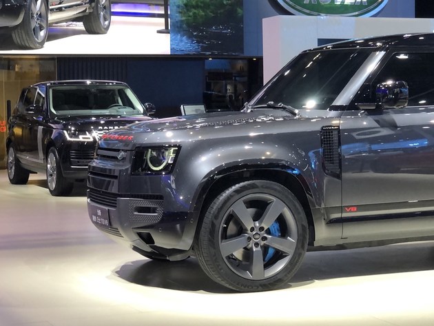 2021上海车展:路虎卫士110 v8国内首次亮相