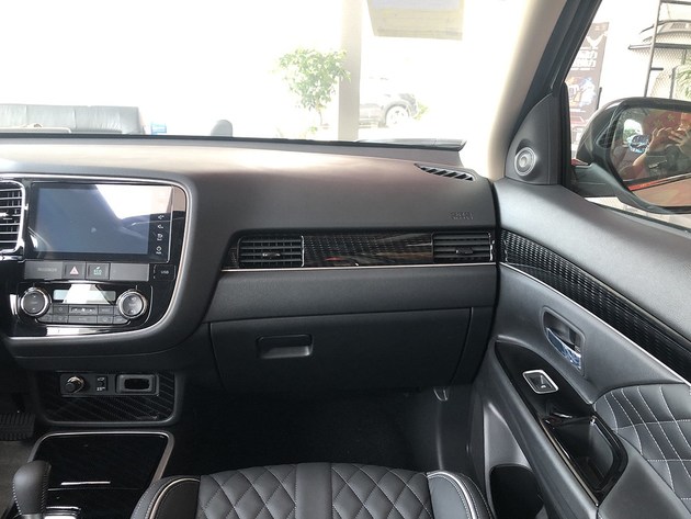 2021上海车展广汽三菱欧蓝德7座舒享版亮相