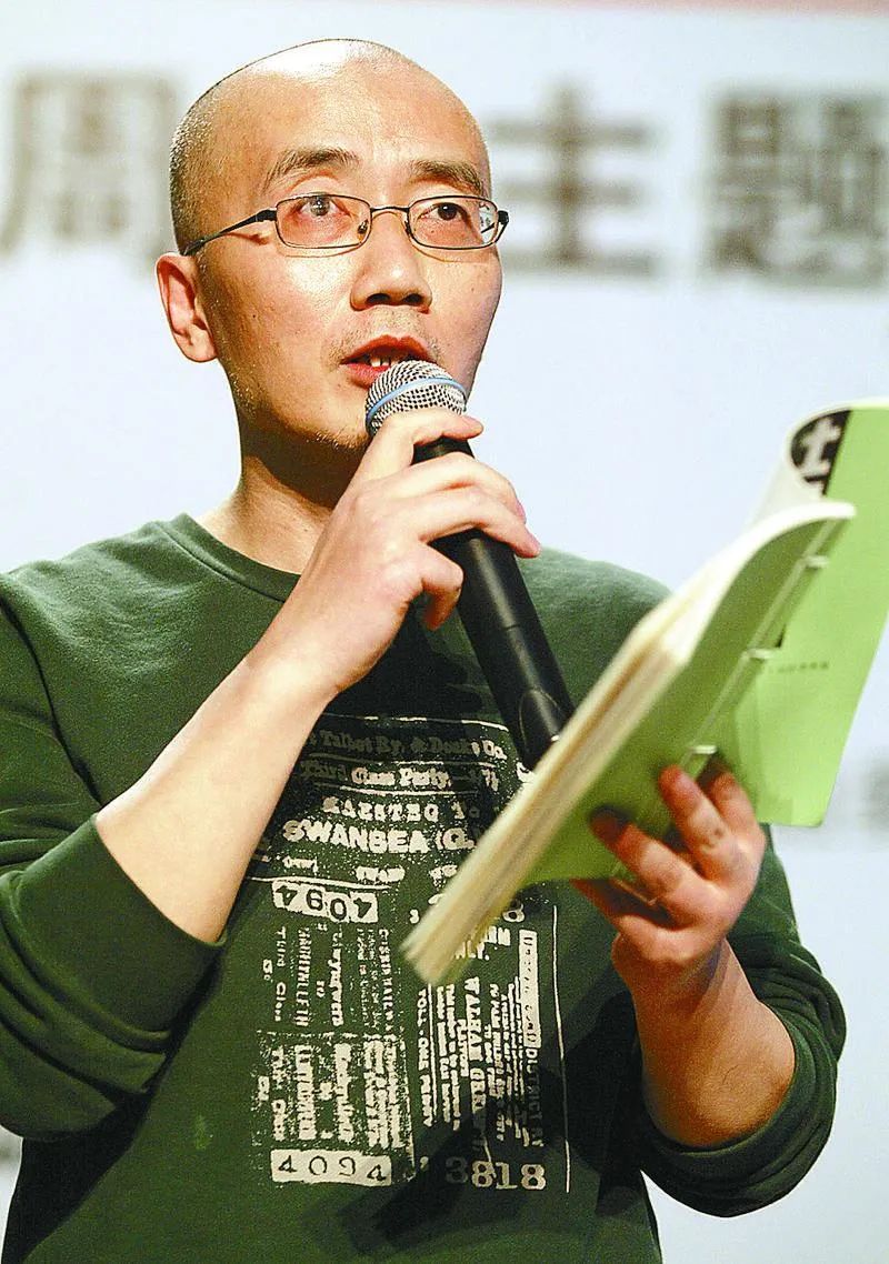 韩东诗人作家的确需要思想但更重要的是诚实