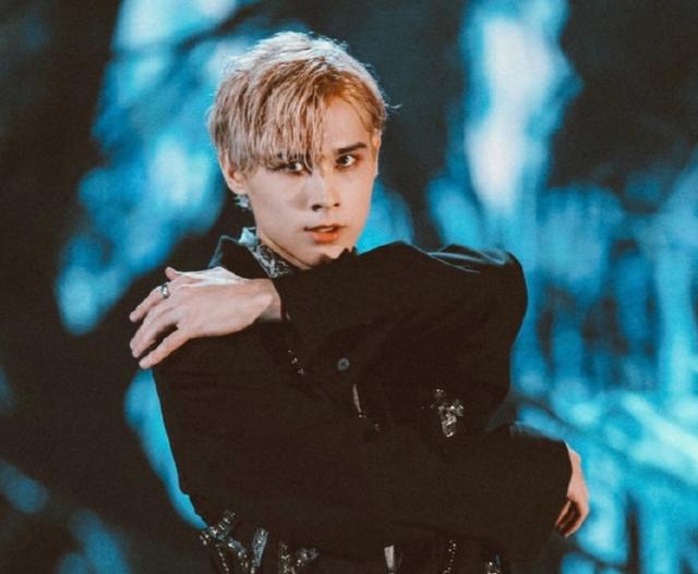 《创4》利路修排第十,粉丝开始起内讧,后援会一个