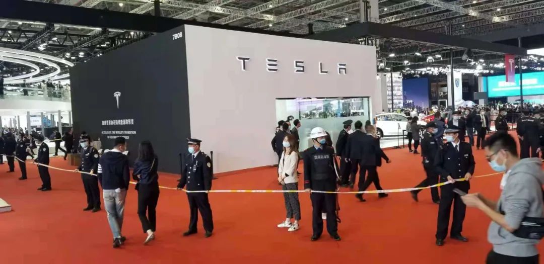 图/媒体群