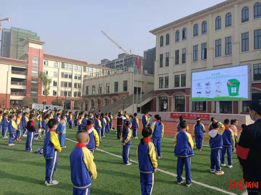 垃圾分类走进校园怎么扔垃圾孩子们可能比家长还懂
