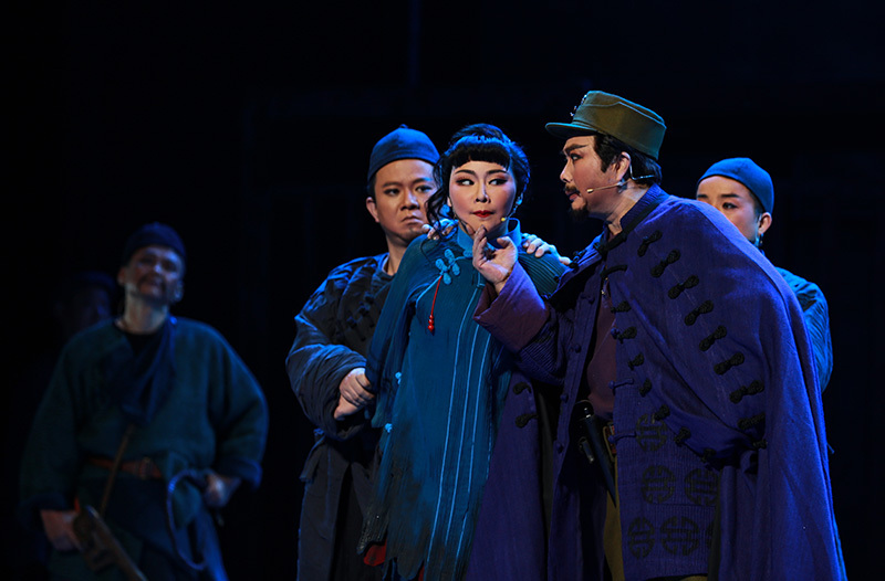 湖北潜江:原创大型革命题材花鼓戏《红荷》公演