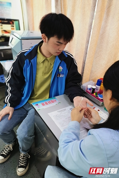 2900-kpamyih5111653.jpg