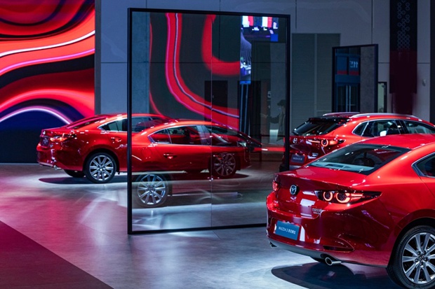 马自达"art of light"光影艺术空间闪耀2021上海国际车展-新浪汽车