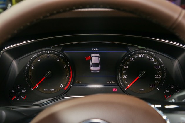 竞争力提升明显 车展实拍上汽大众辉昂