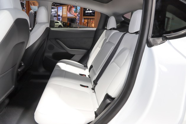 2021上海车展实拍modely可选白色内饰nedc续航594km