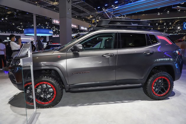 2021上海车展实拍jeep指南者offroader越野改装版
