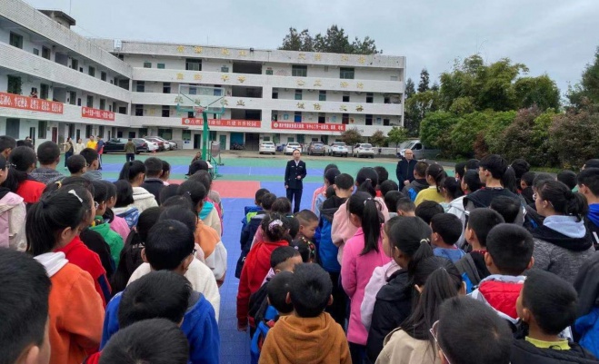 达川区堡子镇高坪中心学校举行消防安全知识培训及演练|演练|达州