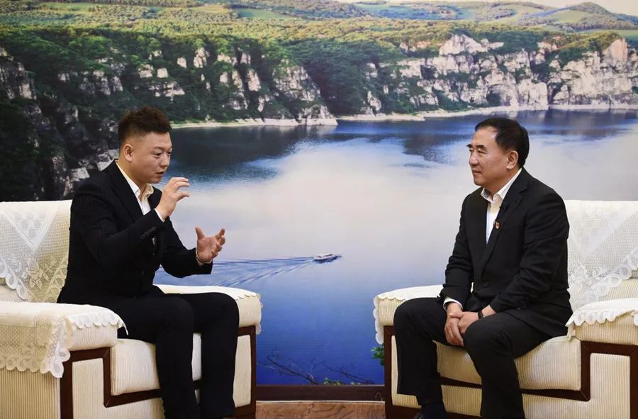 全洪宝县长从多个维度讲述了让全县人民引以为豪的"三张名片",对于全