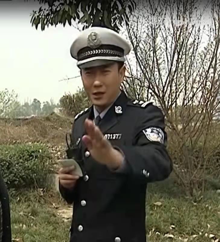 《谭谈交通》节目中的谭乔。视频截图