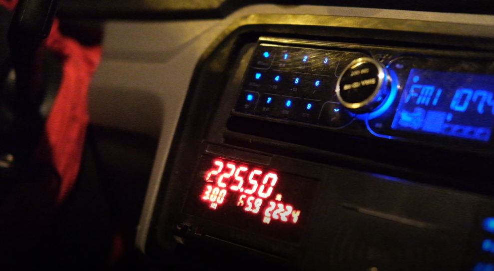 太黑了南宁一出租车只要几秒钟打车费就能飚到数百元车上还有辣椒水