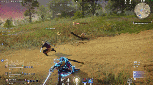 比如长剑的蓄力招式是向前挥动武器发出一片高伤害的剑气,是不是很有