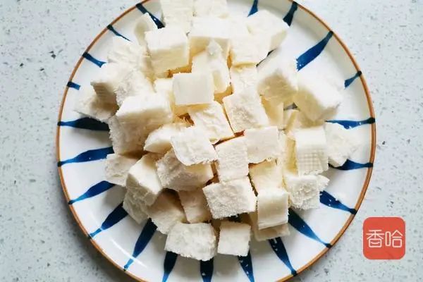 馒头切丁.1.准备好所有食材.