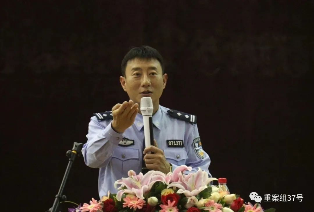 成都交警谭乔寻找福贵大爷也是在治愈自己