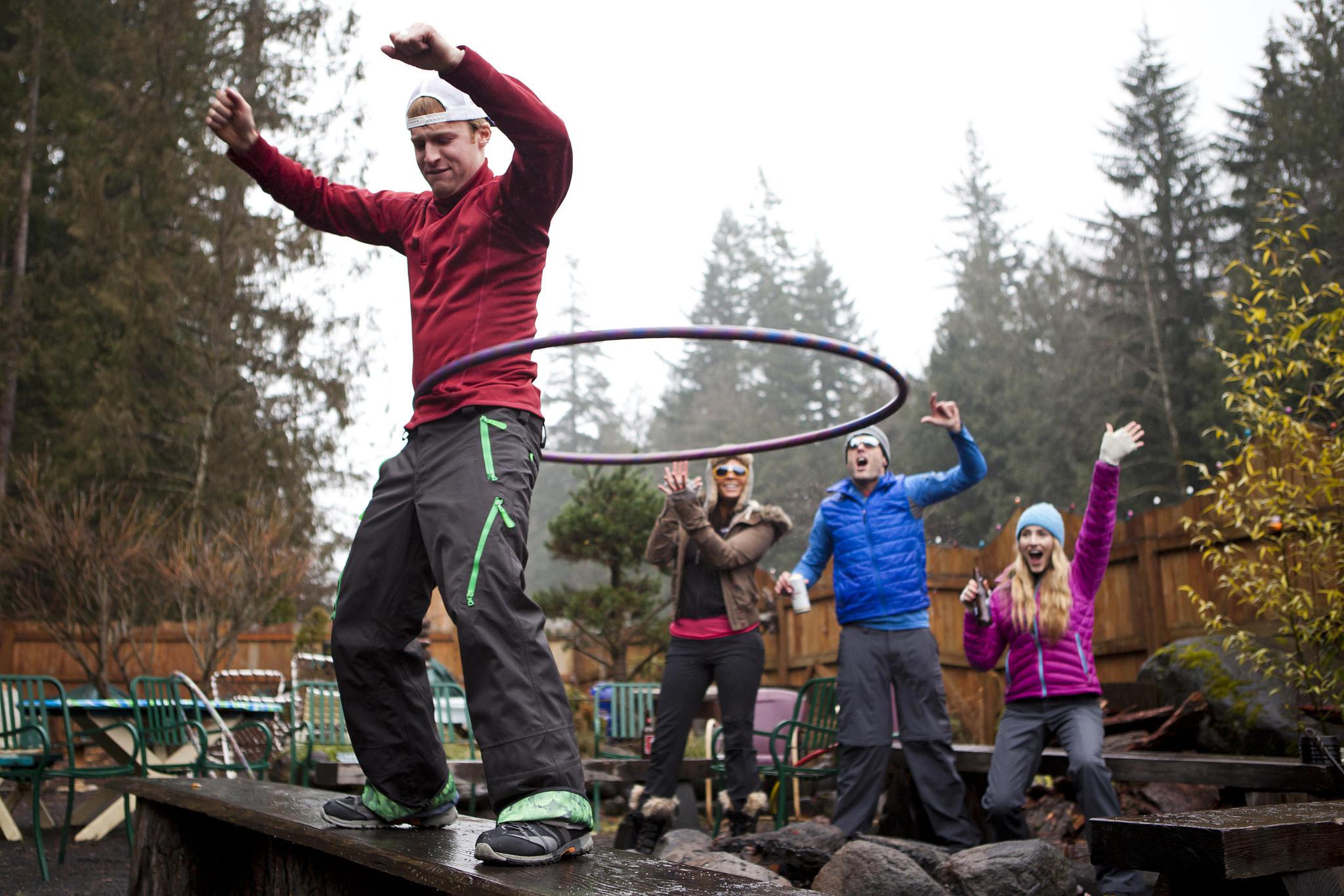 唯品会数据呼啦圈俯卧撑板销量翻番这届男青年健身这样野