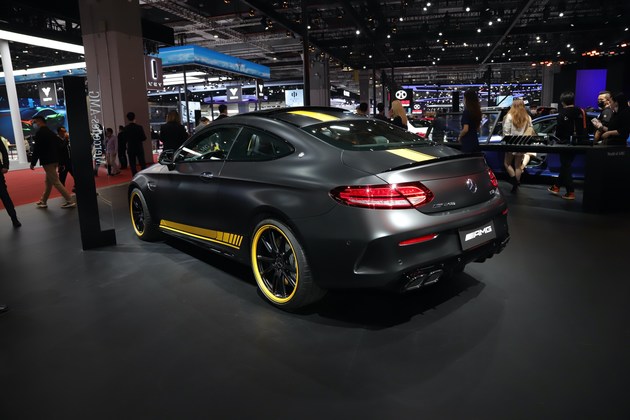 2021上海车展豪华专属激情amgc63轿跑车暗夜特别版实拍