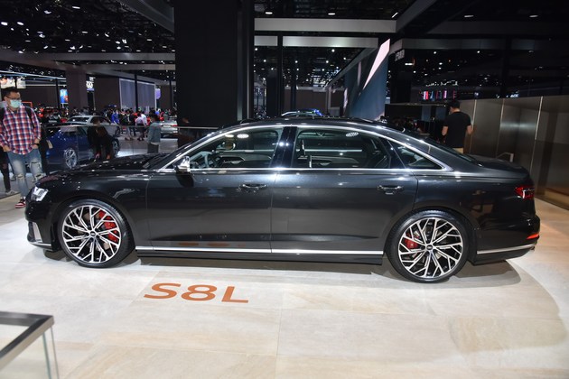 2021上海车展实拍:旗舰车型的满配版 奥迪s8l亮相