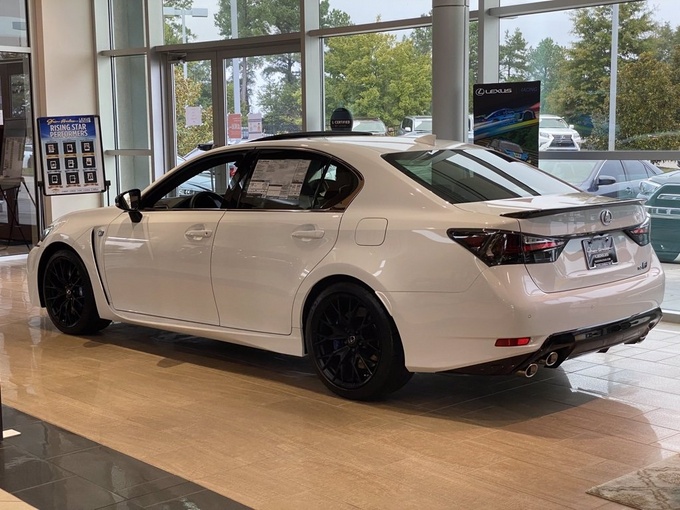 雷克萨斯gsf到店实拍搭50v8引擎原厂四出排气性能媲美m3