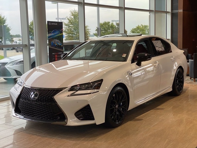 雷克萨斯gsf到店实拍搭50v8引擎原厂四出排气性能媲美m3
