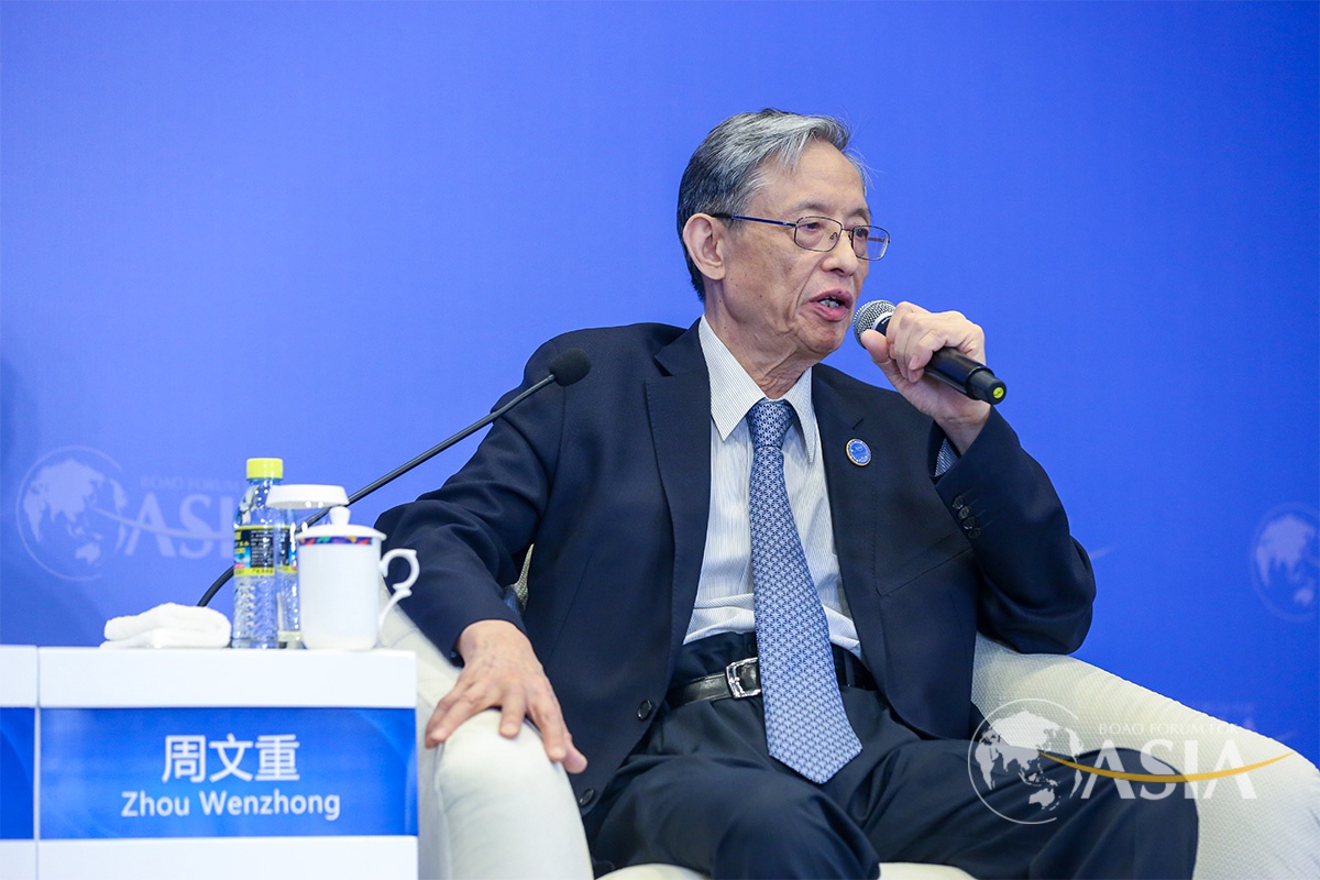 驻美前大使周文重中国不想改变美国但美国总有人想改变中国