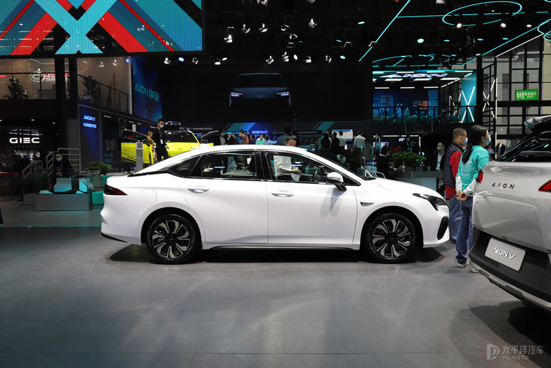 2021上海车展:新款广汽埃安aion s亮相