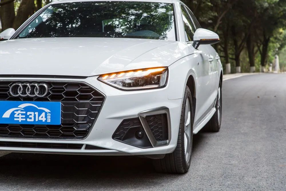 试了奥迪a4l的入门版我只想说咱们还是再看看