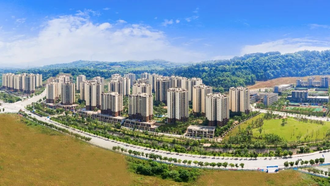 华南城实拍因为华南城项目,不仅是一个楼盘,更是南部新城最重要的组成