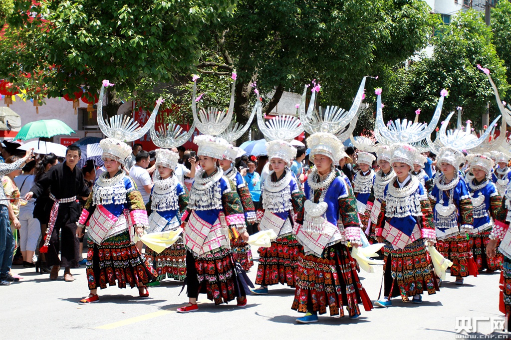2021年苗族姊妹节将于4月24日至26日在台江县举办.(央广