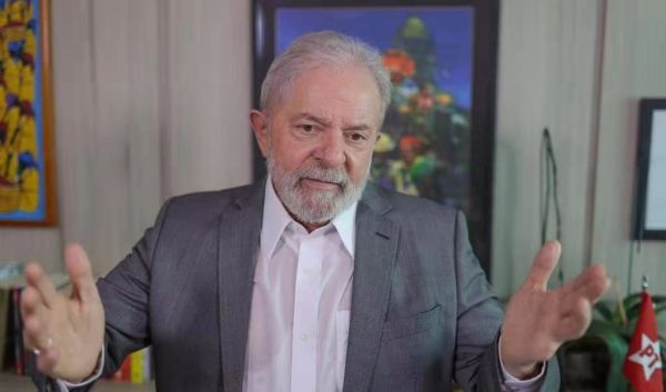 巴西前总统卢拉接受《参考消息》记者专访。（里卡多·施图克特 摄）