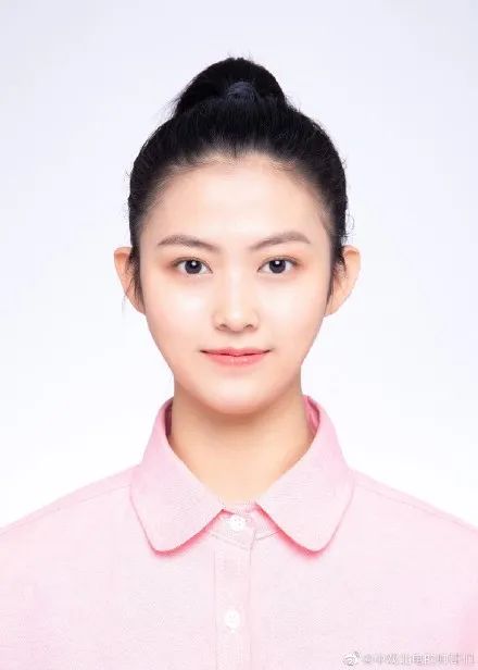 北电也审美降级了？前10名共用一张脸，开学合照怕是要一键消消乐…休闲区蓝鸢梦想 - Www.slyday.coM