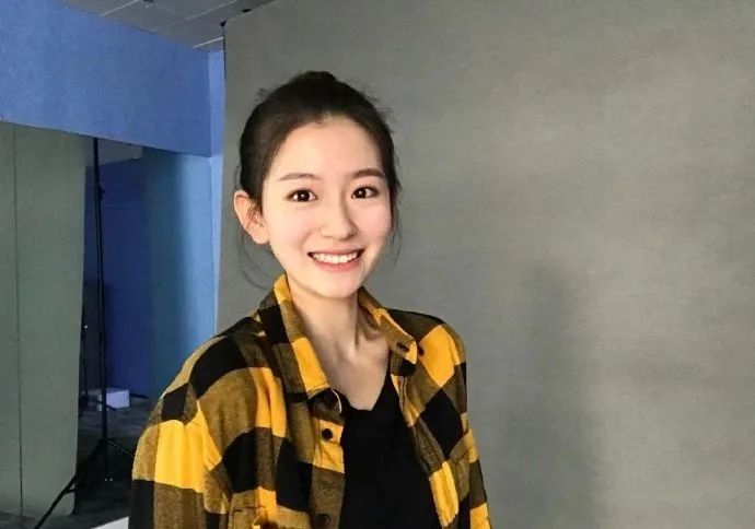 北电也审美降级了？前10名共用一张脸，开学合照怕是要一键消消乐…休闲区蓝鸢梦想 - Www.slyday.coM