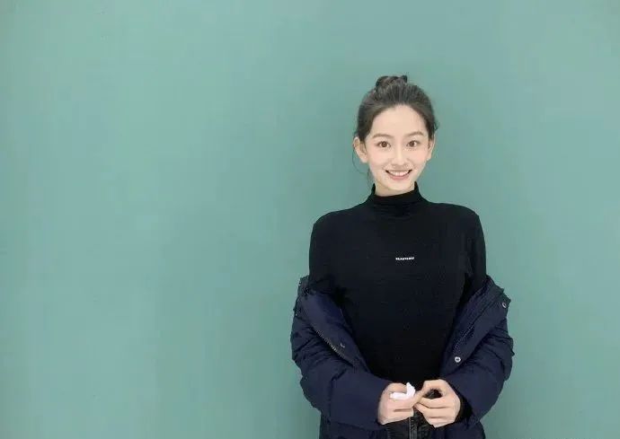 北电也审美降级了？前10名共用一张脸，开学合照怕是要一键消消乐…休闲区蓝鸢梦想 - Www.slyday.coM