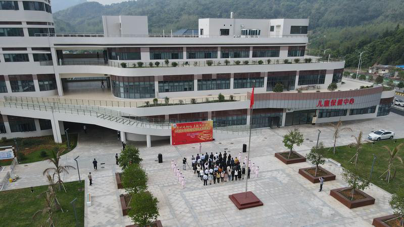 3月,仁化县妇幼保健院新院,仁化县人民医院急救综合楼相继投入使用