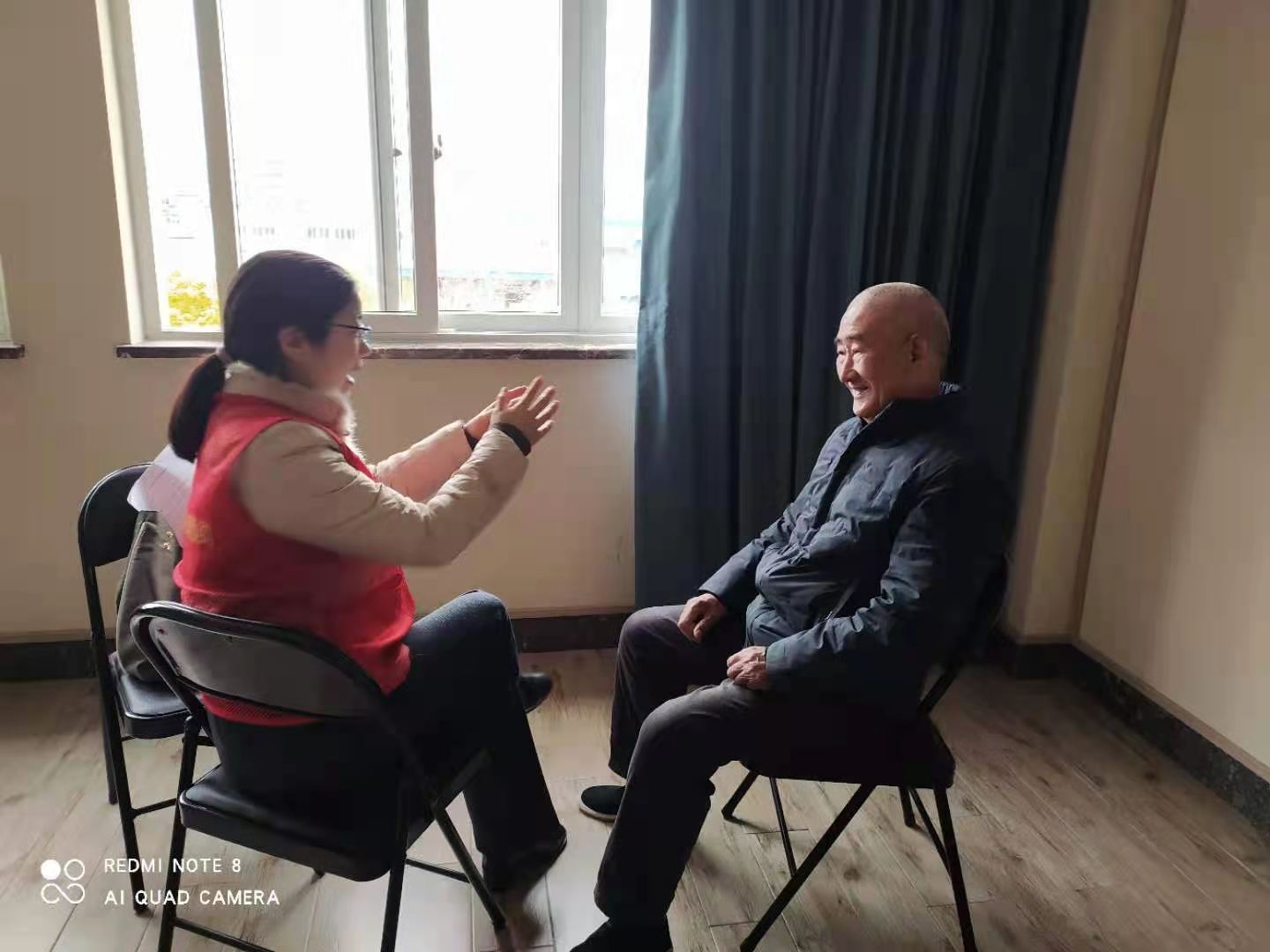 "养老院的老人们,虽然日常生活能得到照顾,但很多因为丧偶,或是与子女