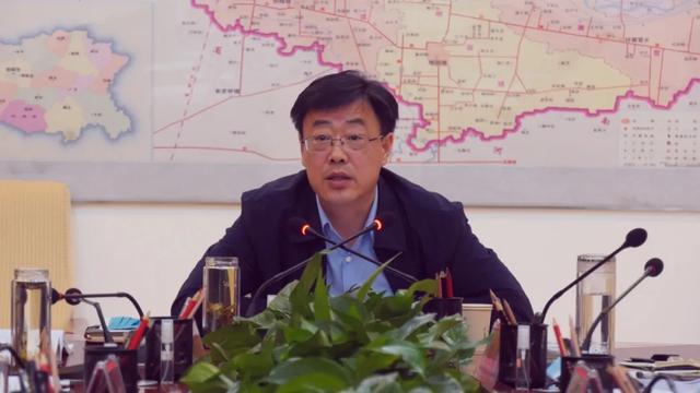 县领导刘涛,赵鹏飞,王万录,邵连文等出席会议.