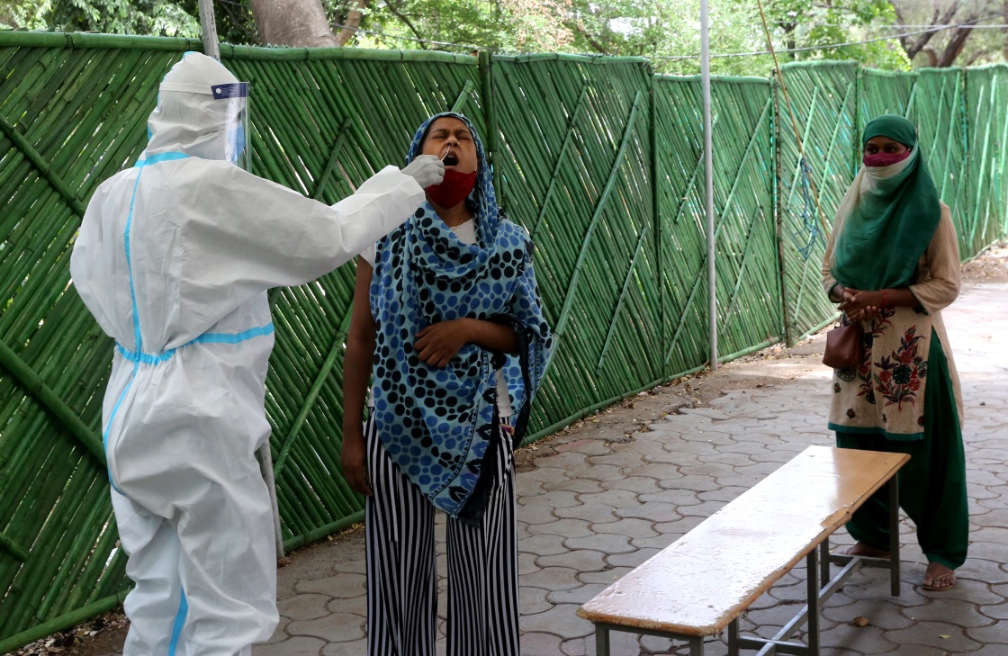 印度单日新增确诊33万多例英国加拿大等限印入境