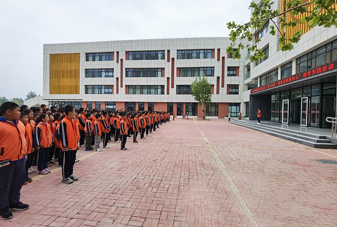 读经典诵经典用经典曹村小学红色经典读书节启动