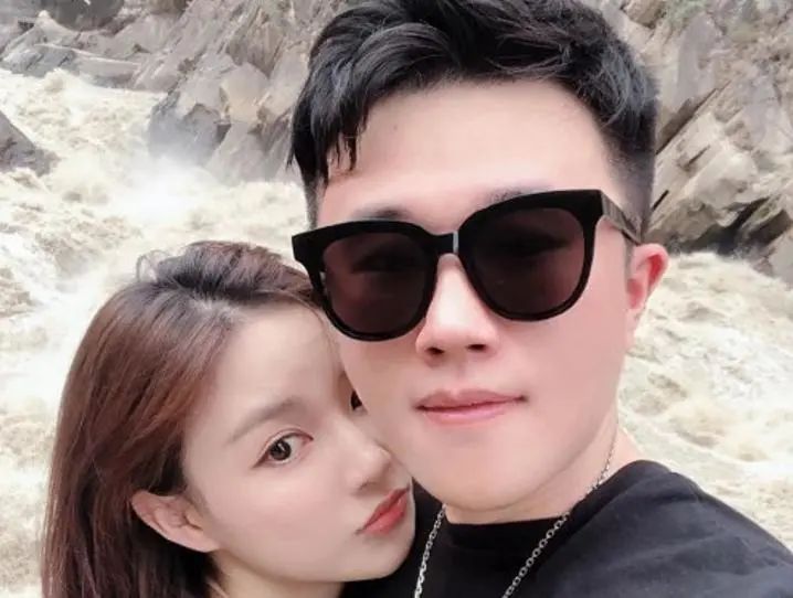 2017年,雪梨在钱夫人的生日会上,接受了男友张珩的求婚:"我觉得这是很