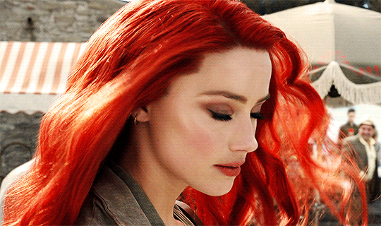 艾梅柏不受影响,已确认继续出演海后湄拉一角.