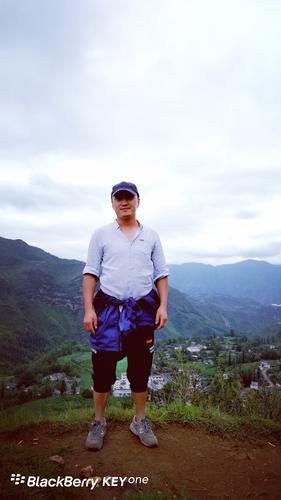 22日,记者在广州的快手光合创作者大会上,见到了刘烨龙与成员曲比乌力