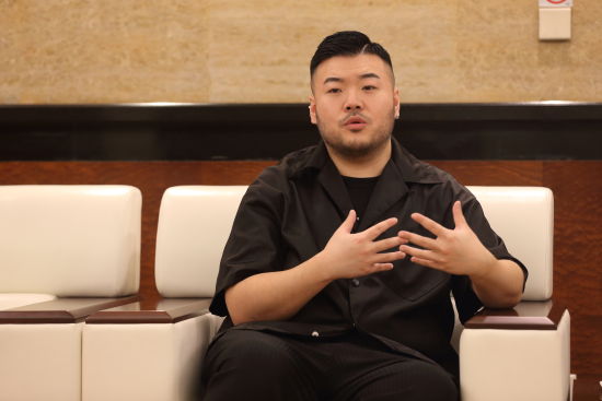 上海大剧院推出隐藏系列打击乐演奏家余乐敲出节奏幻想