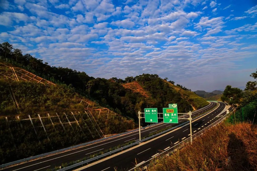 广佛肇高速明日全线通车带你飞阅肇庆这条交通新动脉