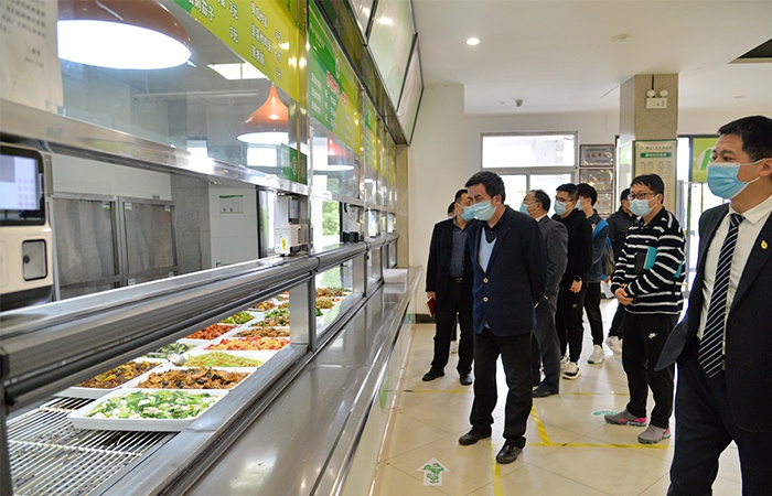 学生反映食堂饭菜现蛆虫安医大领导确保食材来源务必正规