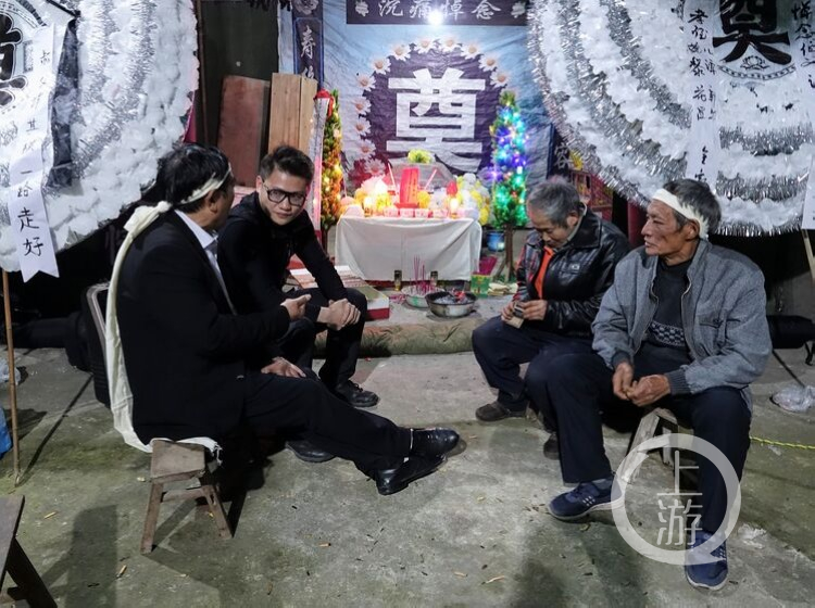 600余里星夜兼程送忘年交最后一程,兑现"我为你送终