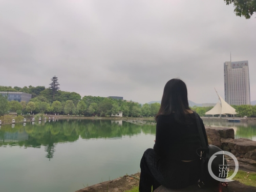 湖北女子不堪精神病丈夫猜忌家暴，4年8次起诉离婚未果休闲区蓝鸢梦想 - Www.slyday.coM