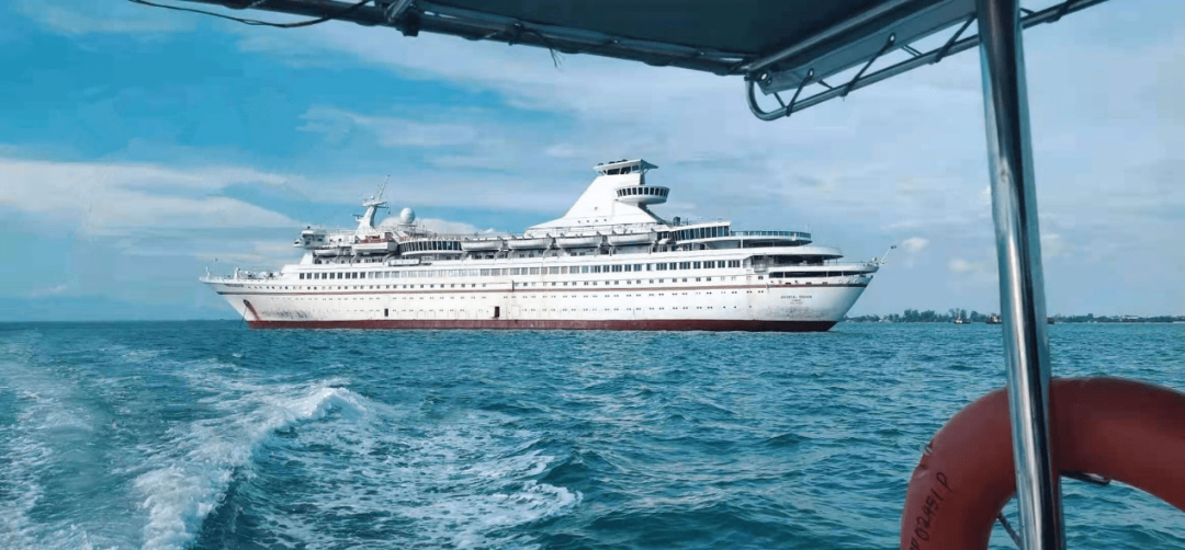 疫情爆发后,这批中国人困在海外赌船上400多天